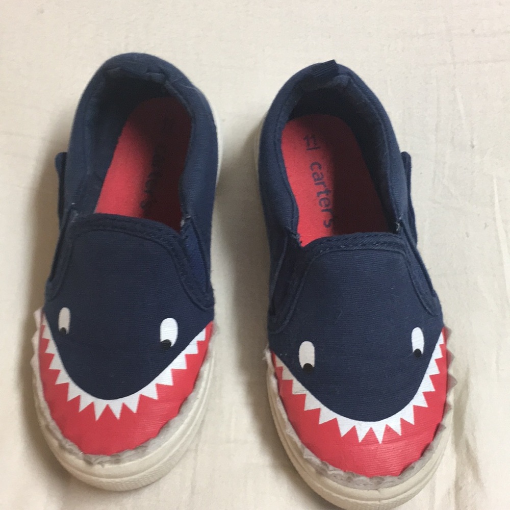 Carter’s little boys slip on shoes